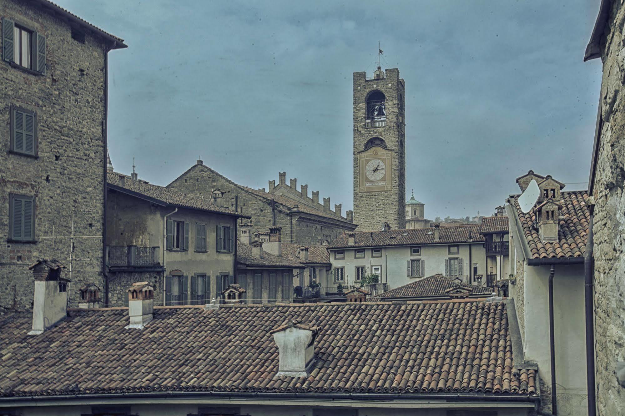 Gombithotel Bergamo Bagian luar foto